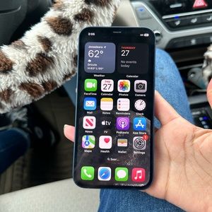 iPhone 12|no cracks, like new|64GB| carrier AT&T